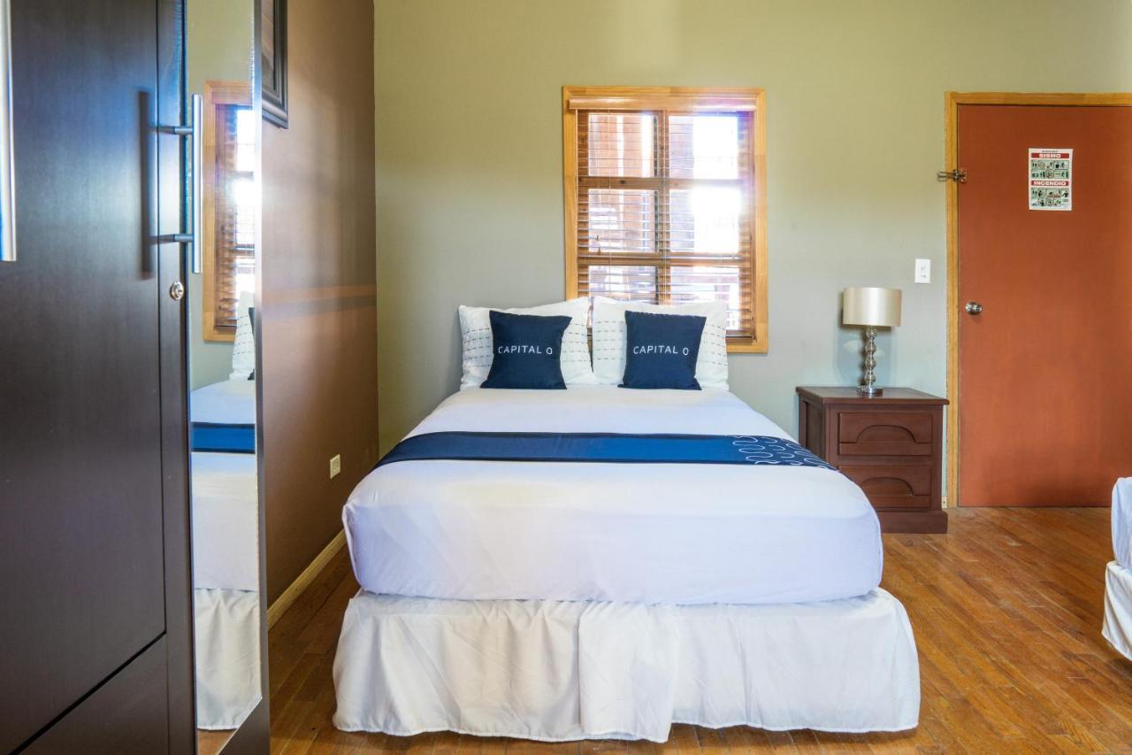 Capital O Hotel Villa Azura Tecate Eksteriør billede