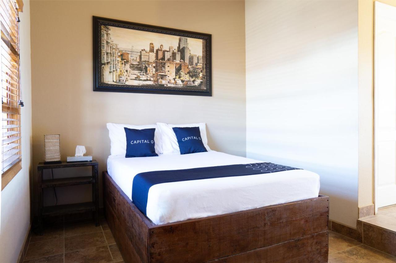 Capital O Hotel Villa Azura Tecate Eksteriør billede
